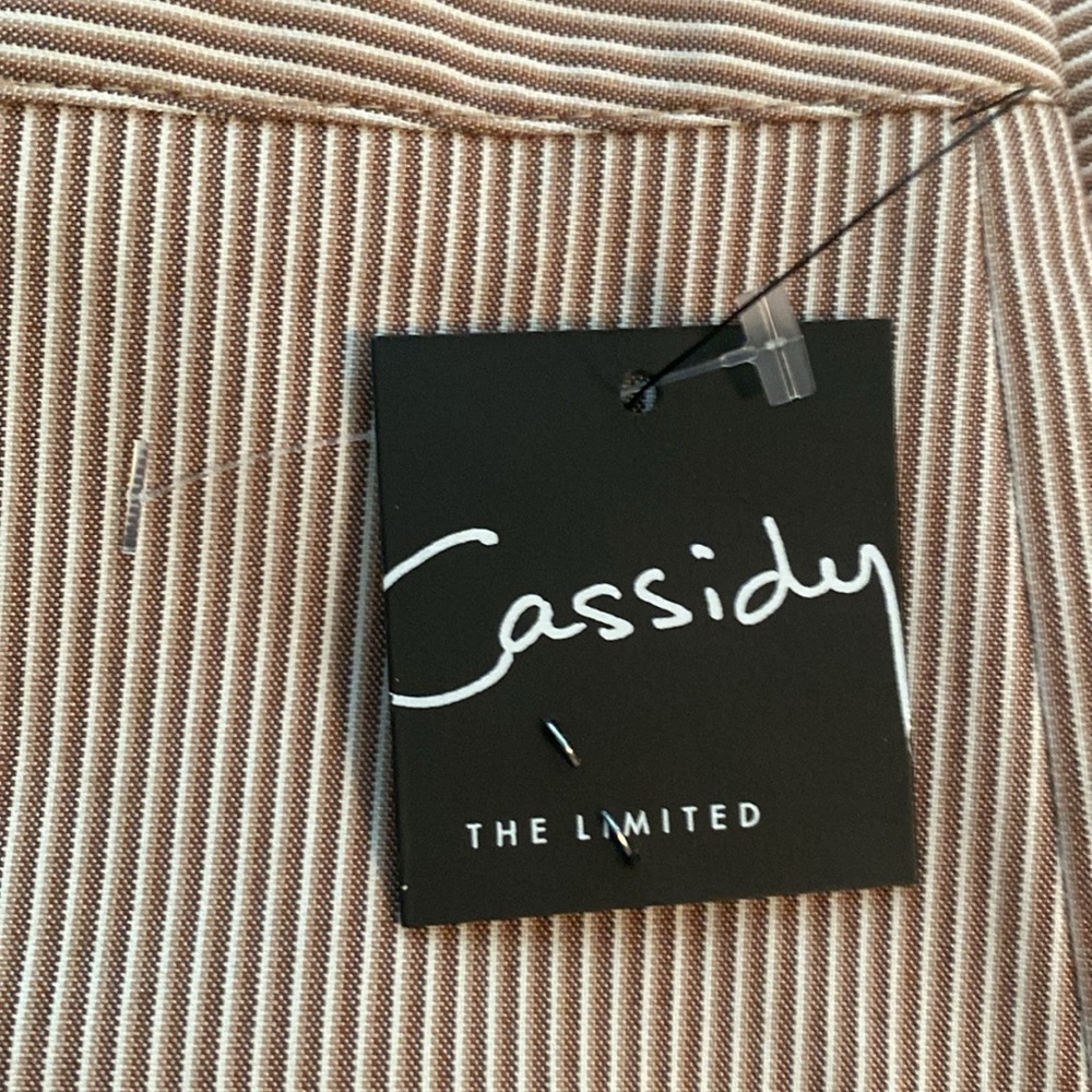 The limited NWT Cassidy fit super wide leg size 10 pants - Picture 2 of 11